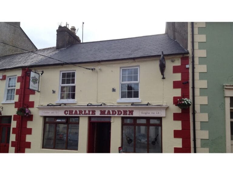Charlie Maddens Bar